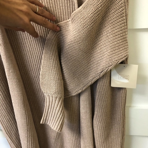 🛍 NWT!! 14th & Union Beige Cardigan - Picture 3 of 5